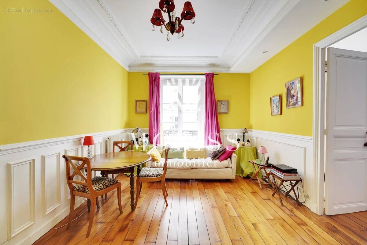 Appartement à PARIS-17E
