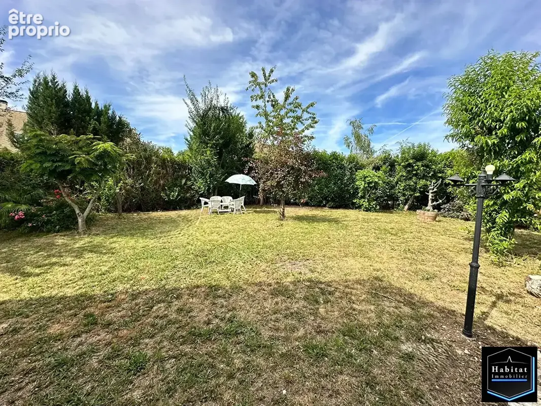 Pavillon - 137 m² - Double garage - Terrain 947m² - photo 10