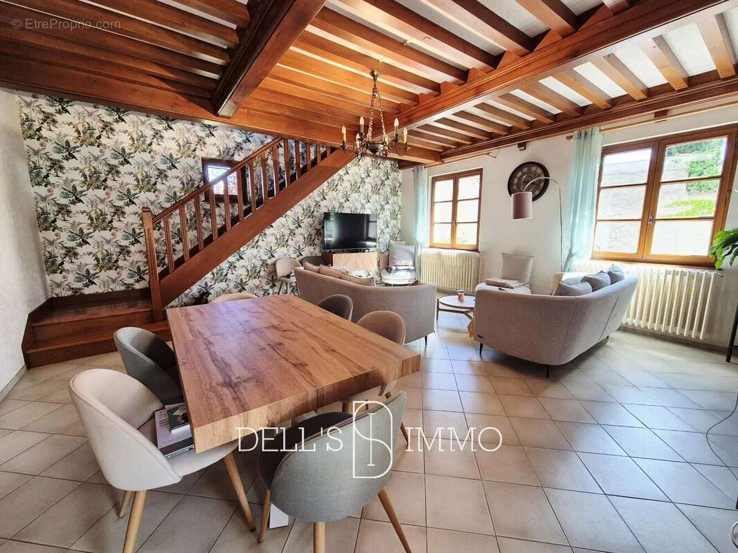 Maison à VILLIE-MORGON