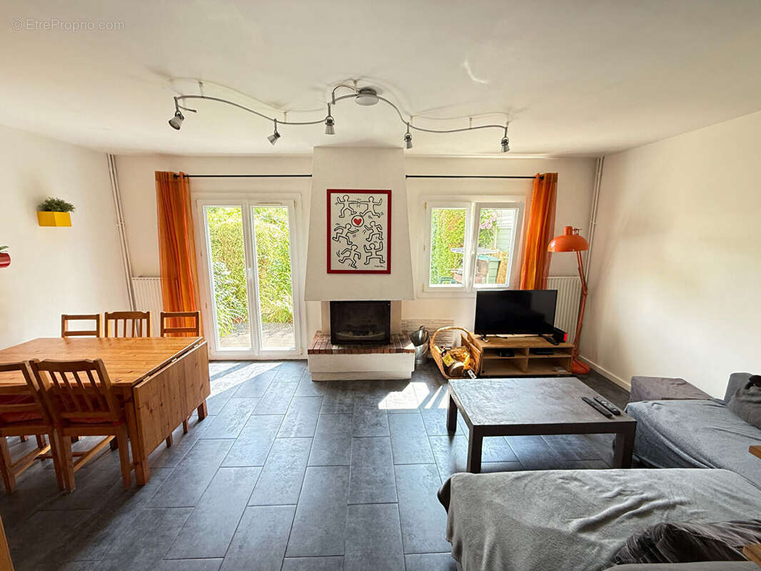 Maison à PLAISIR