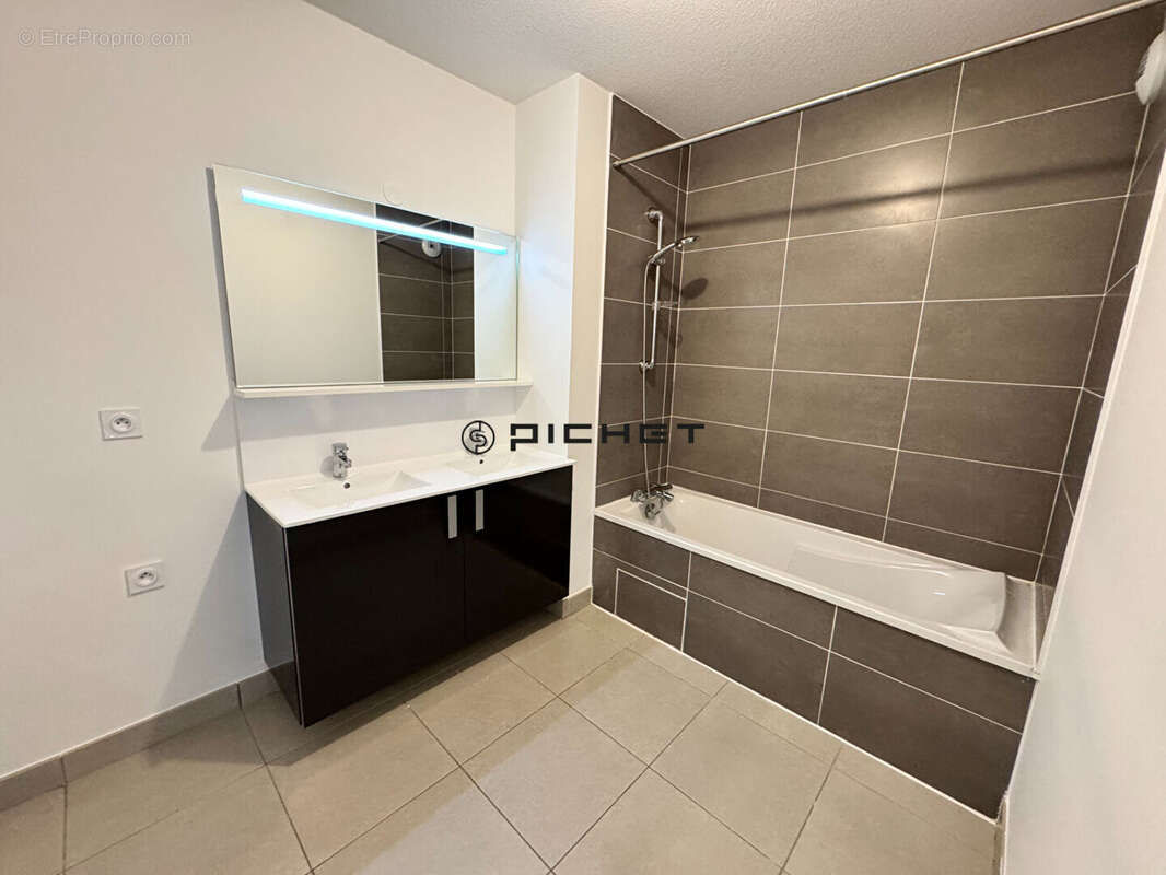 Appartement à VILLENAVE-D&#039;ORNON