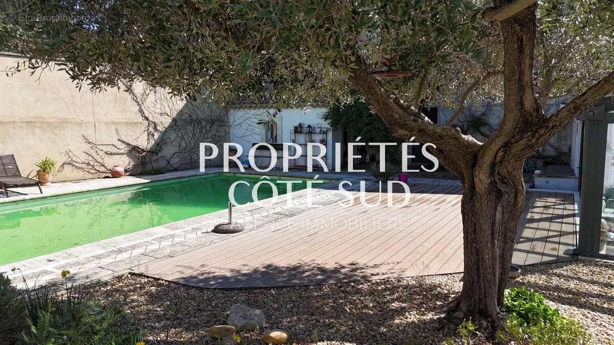 Maison de charme à Pujaut en exclusivité. - photo 18