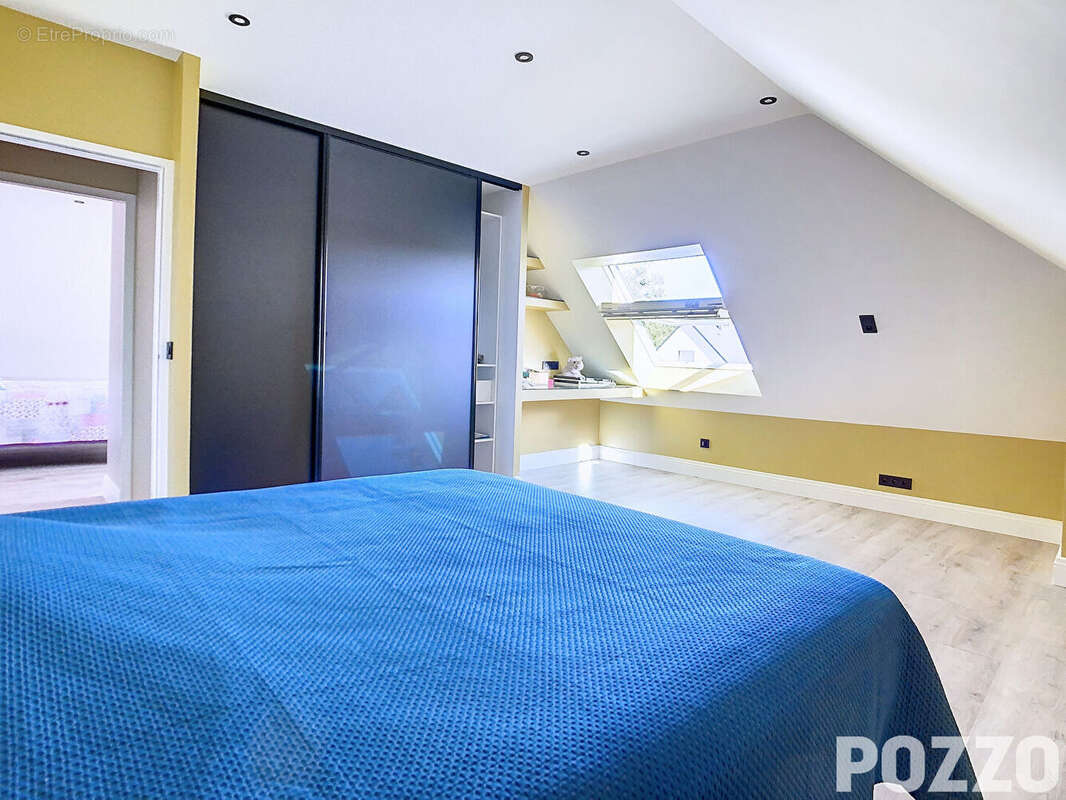 Maison récente de 276 m² à Coudeville Sur Mer (50290) - photo 11