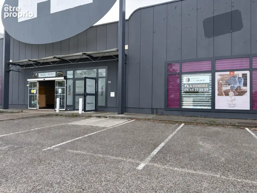 Local commercial : 734 m2 - photo 7