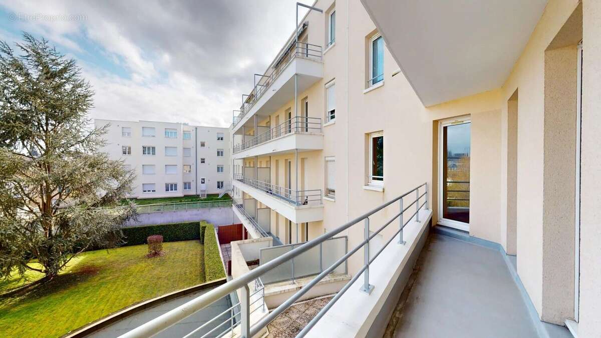 Appartement à MAINVILLIERS