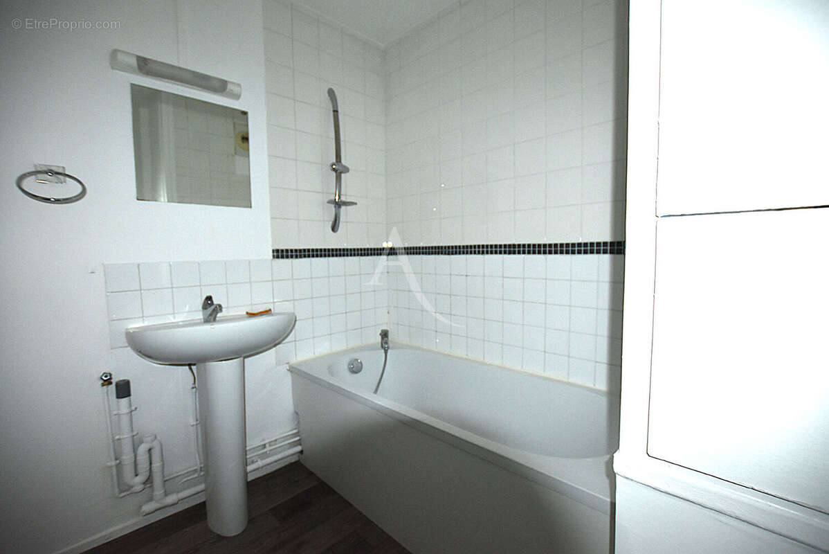 Appartement à COMBS-LA-VILLE