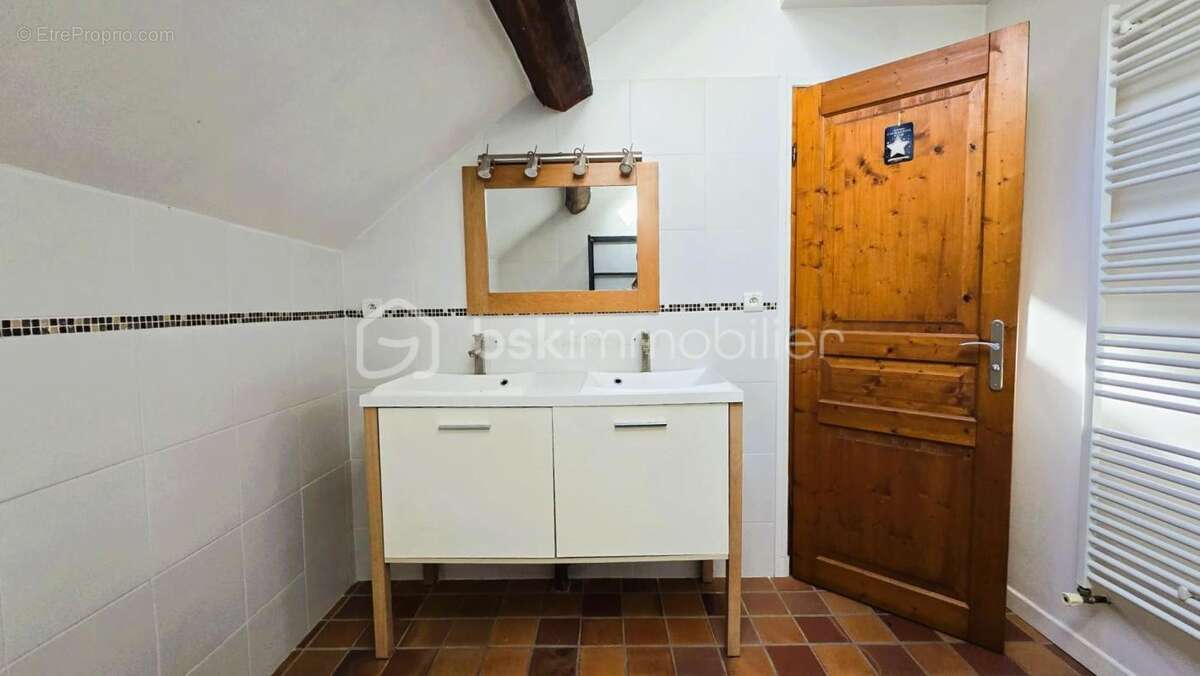 Maison à VERT-LE-GRAND