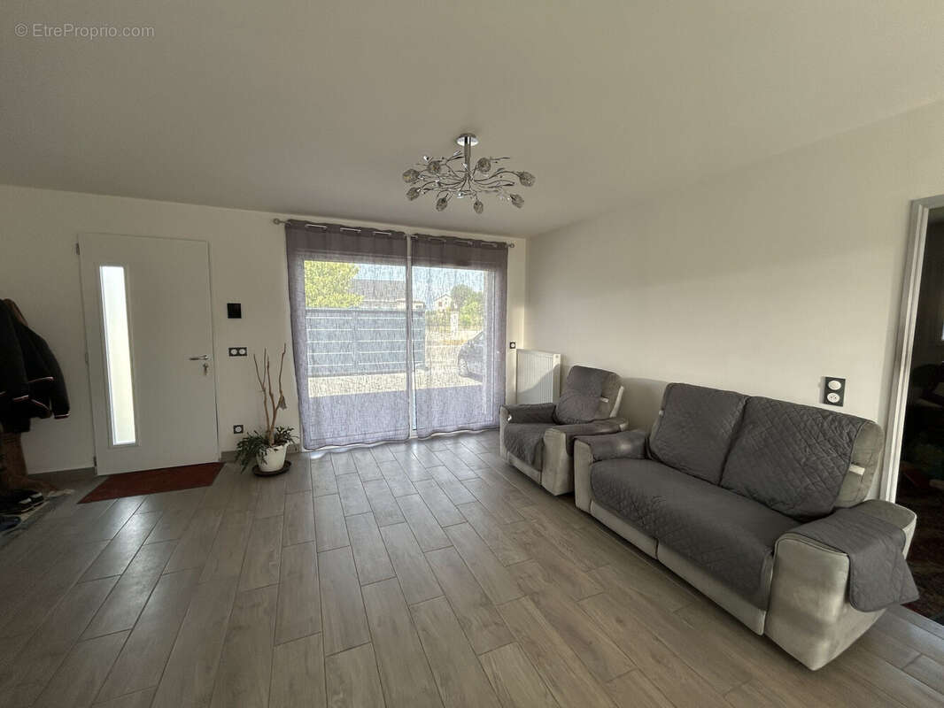Maison 97 m² à Pars-Les-Romilly  - photo 2