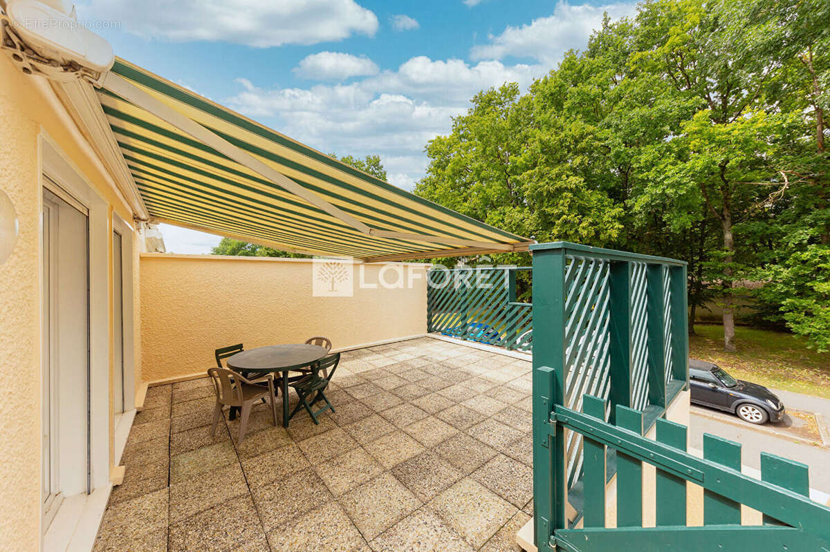 Appartement à EMERAINVILLE