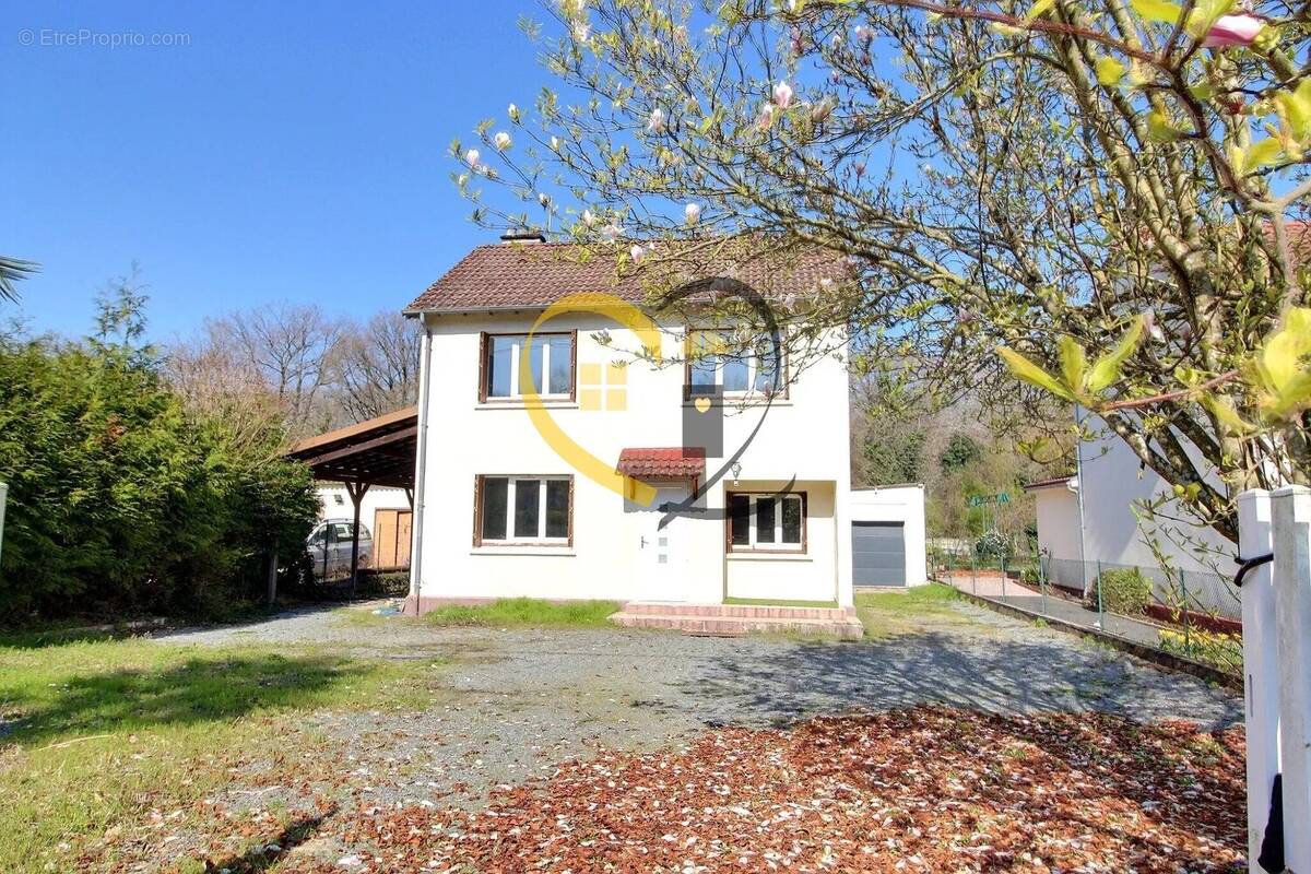Maison à SOYE-EN-SEPTAINE