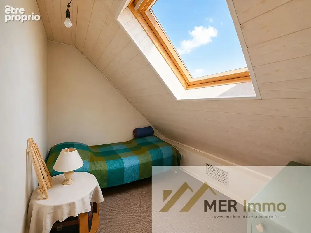DINAN CENTRE - EXCLUSIVITE MER IMMOBILIER - Le charme d'une maison familiale au coeur d'un magnifique jardin arboré de plus de 1 - photo 8