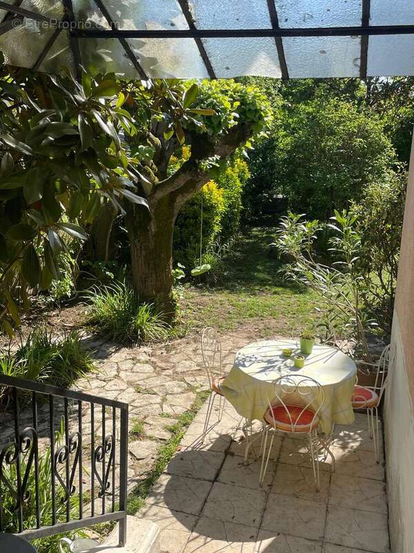 Maison à DUN-SUR-AURON