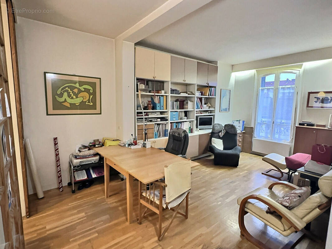 Appartement à IVRY-SUR-SEINE