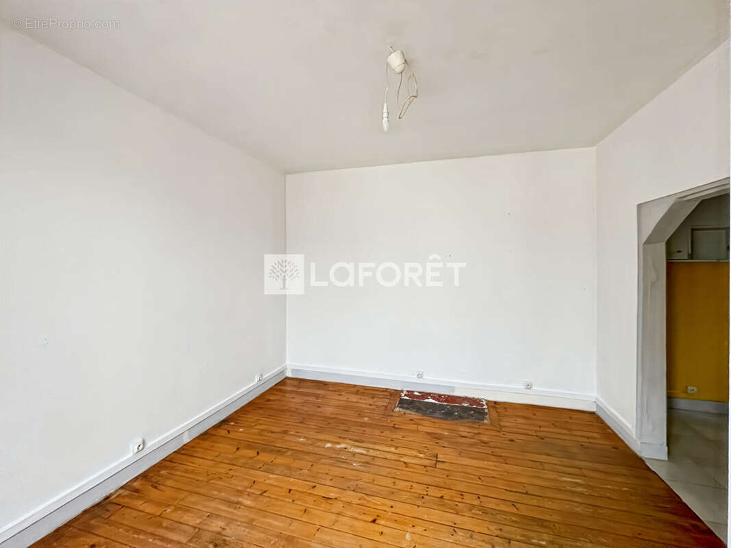 Appartement à PARIS-10E