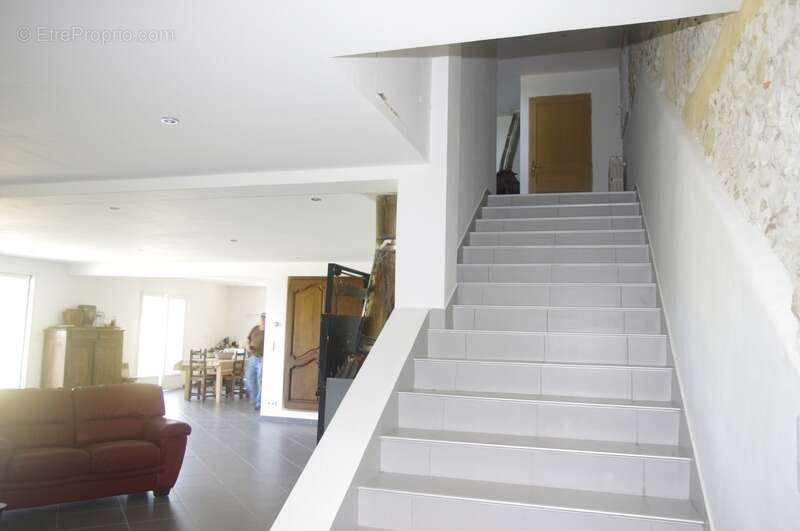 PEYRUSSE VIEILLE, secteur vallonné, belle propriété  de 227 m² avec vue panoramique et environnement privilégié - photo 15