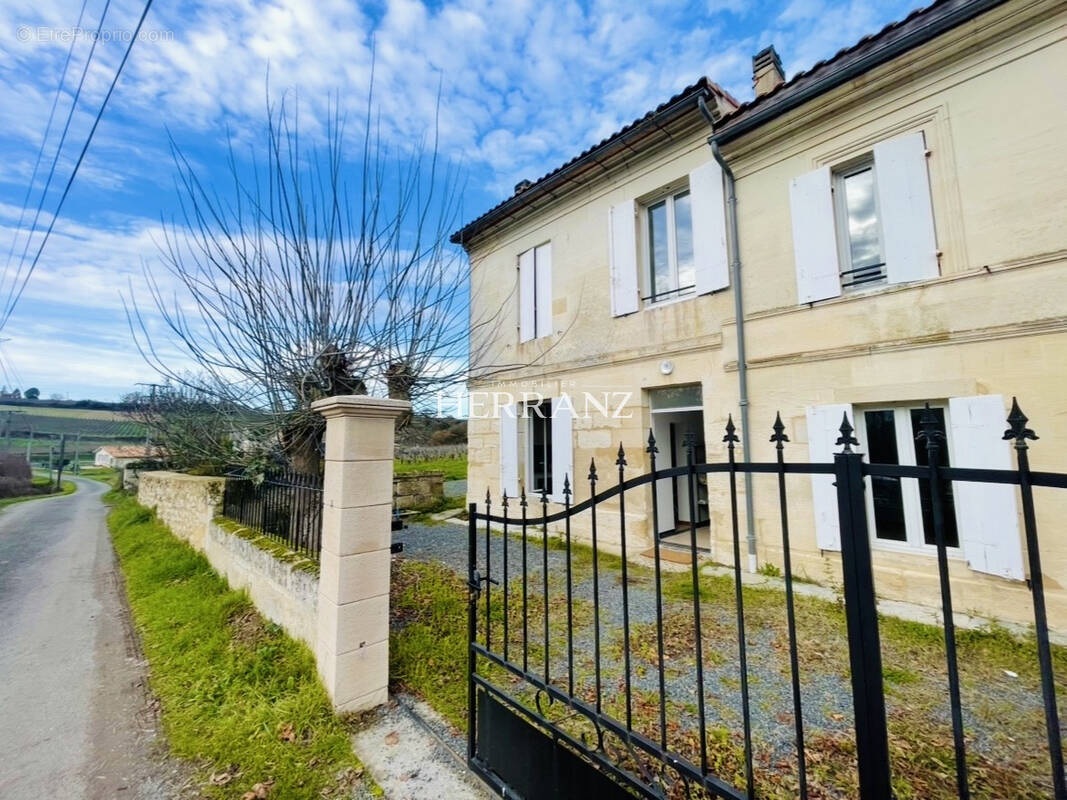 Maison à SAINT-MICHEL-DE-FRONSAC
