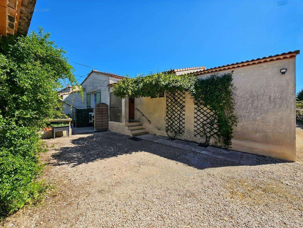 Maison à SAINTE-ANASTASIE