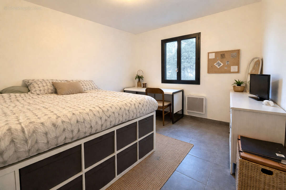 Maison à LA GARDE-ADHEMAR