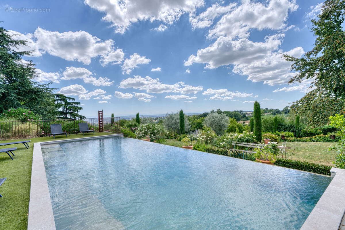 Propriété 10 pièces - 6 chambres avec vue panoramique et piscine à débordement - photo 3