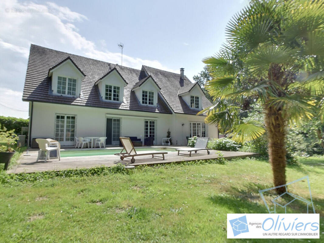 Maison à DAMPIERRE-EN-YVELINES