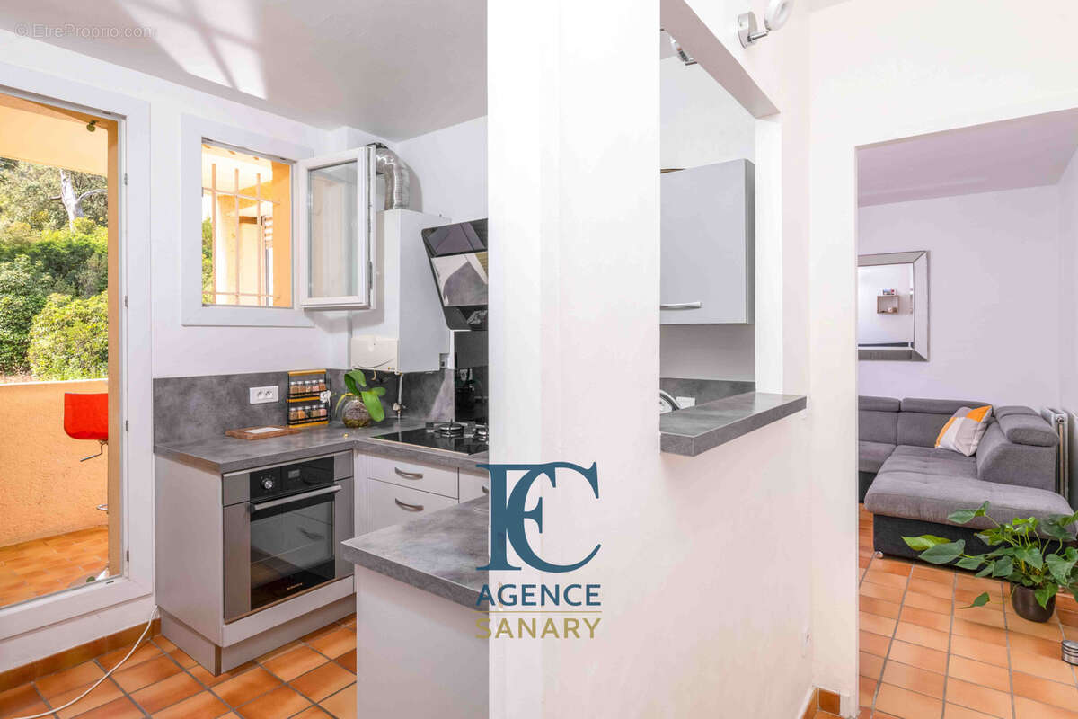 Sanary-sur-Mer, appartement T3, au cœur de la pinède avec garage - photo 2