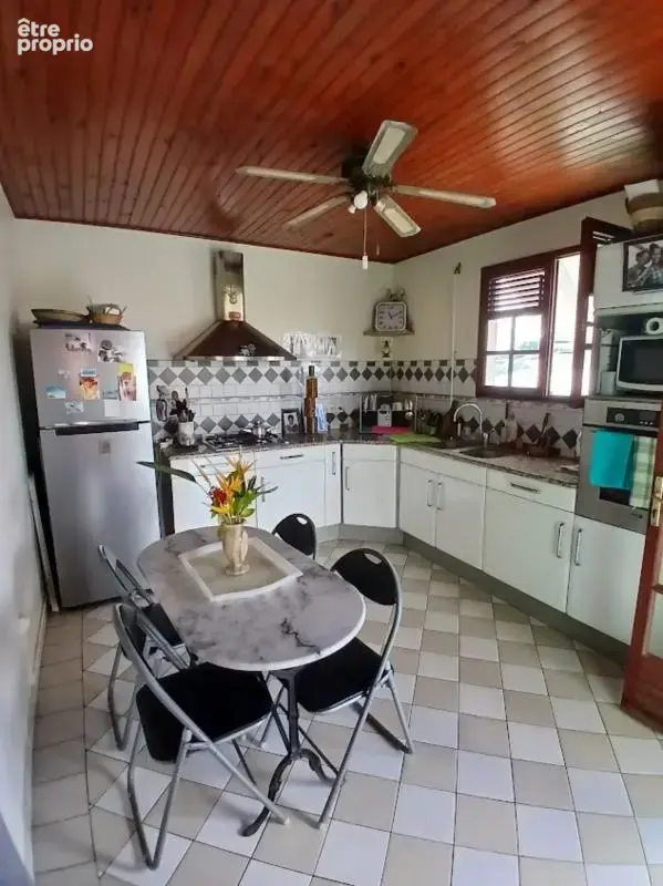 Maison T4 de 194 m² sur 2 niveaux – Place d’Armes Le Lamentin - photo 5