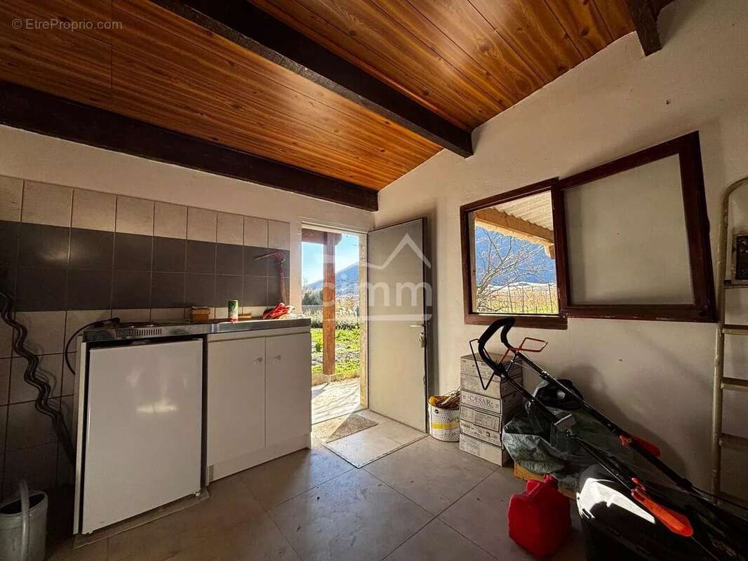 Maison à LARAGNE-MONTEGLIN