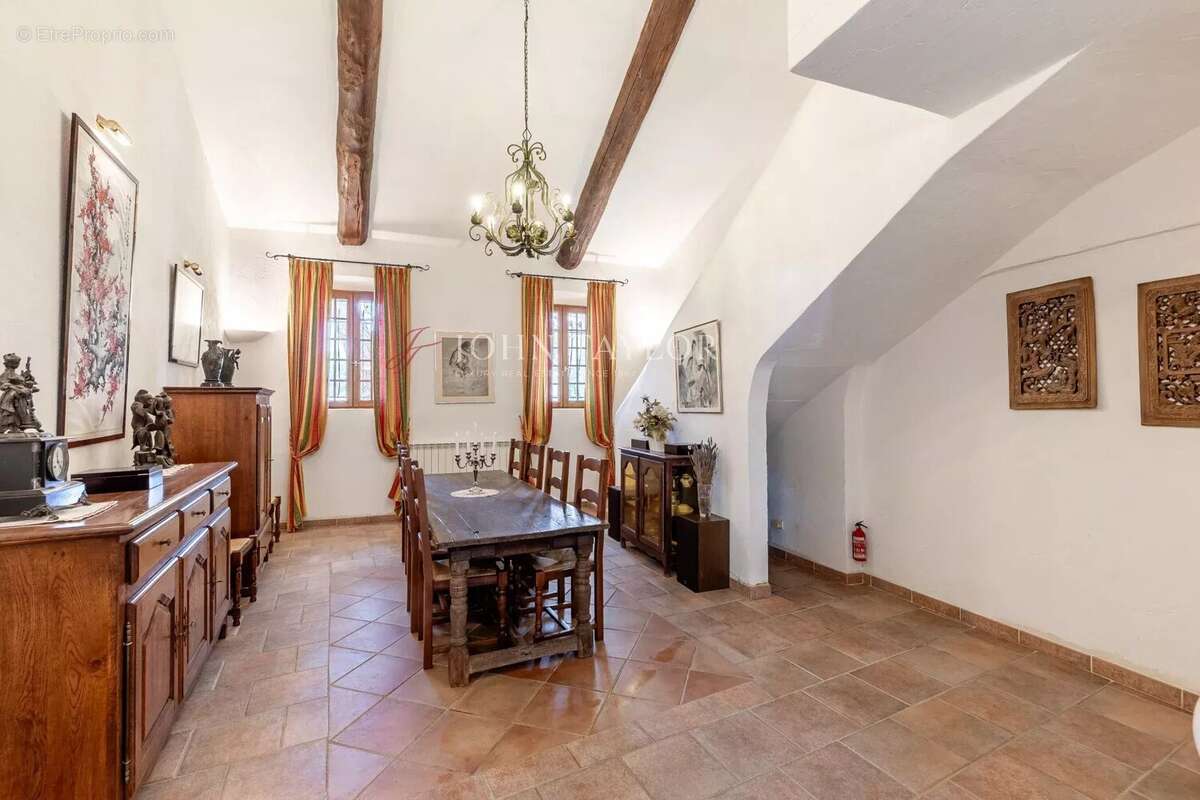 Maison à SAINT-SATURNIN-LES-APT