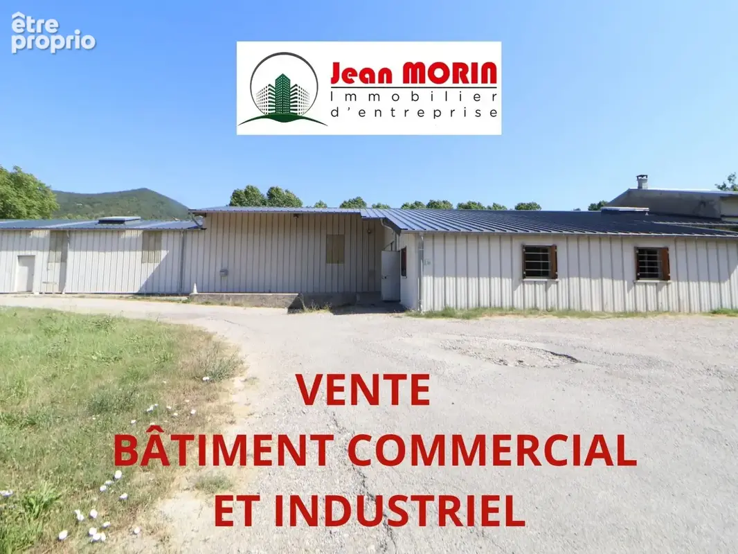 En exclusivite a saillans un batiment commercial ou professionnel - photo 2
