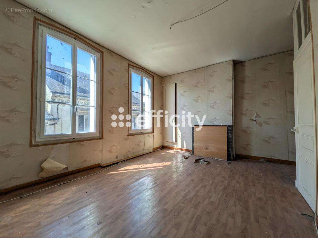 Appartement 180 m² à Cinq-Mars-La-Pile  - photo 7