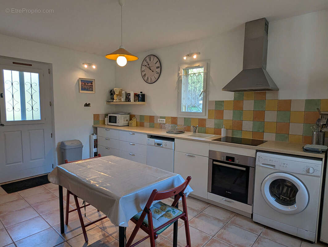 SALERNES propriété de 2 maisons, dépendances, piscine, terrain 8.444 m² - photo 12