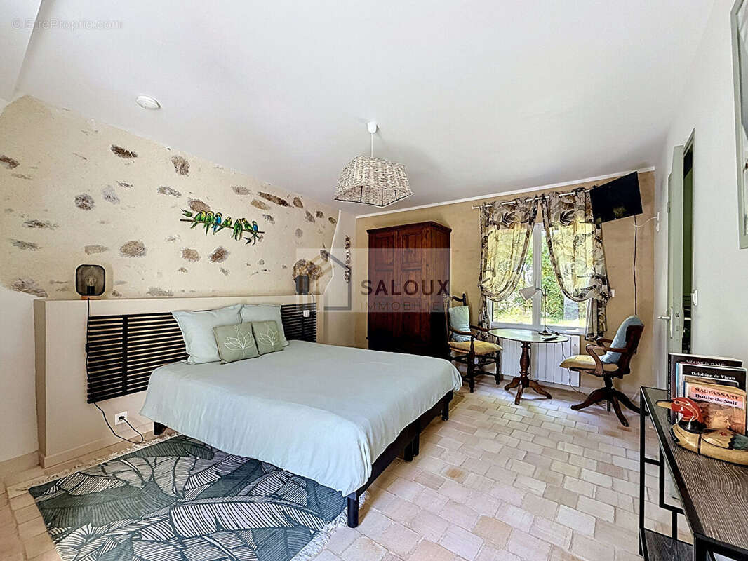 AMBON - Maison de charme en pierre de 240m² - photo 17