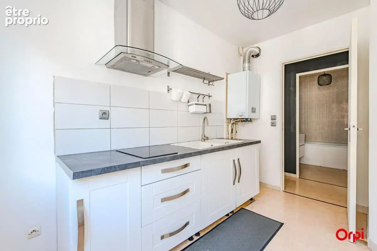 Appartement T2 À Vendre en Centre-Ville de Reims - photo 4