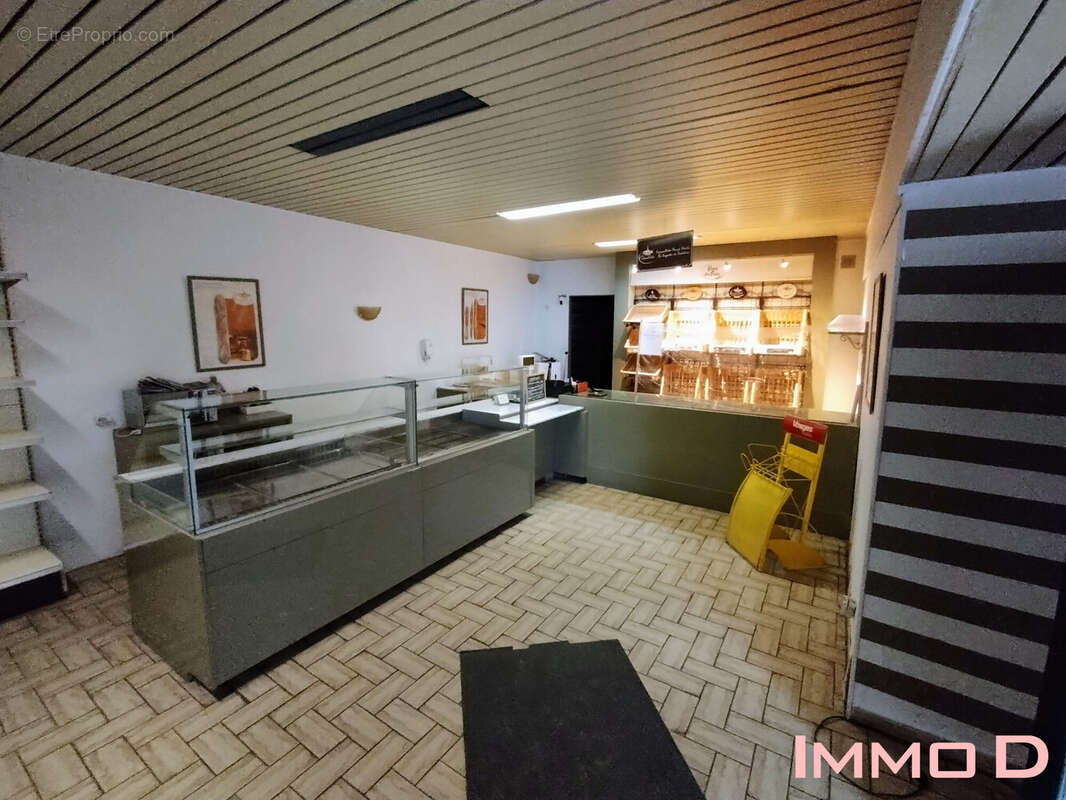 Commerce à DOCELLES