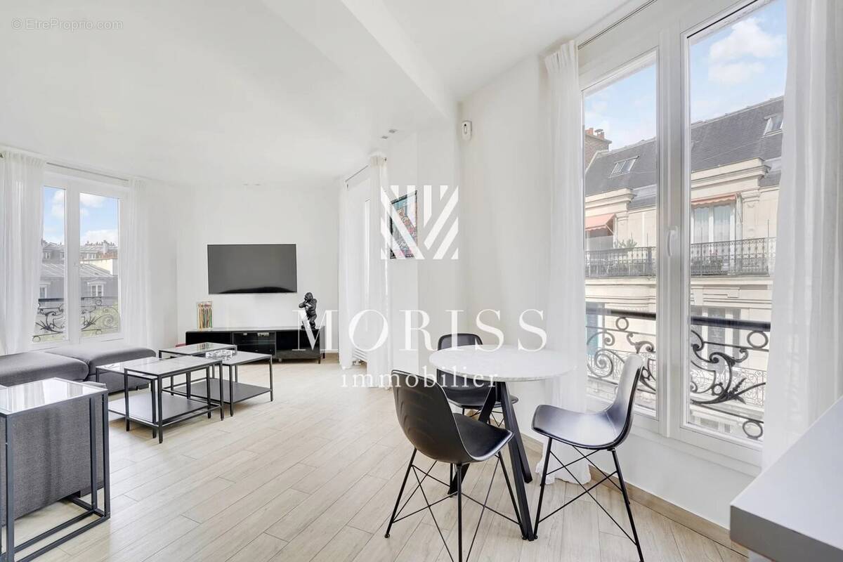 Appartement à PARIS-17E