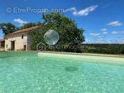 Maison à LUSSAS-ET-NONTRONNEAU