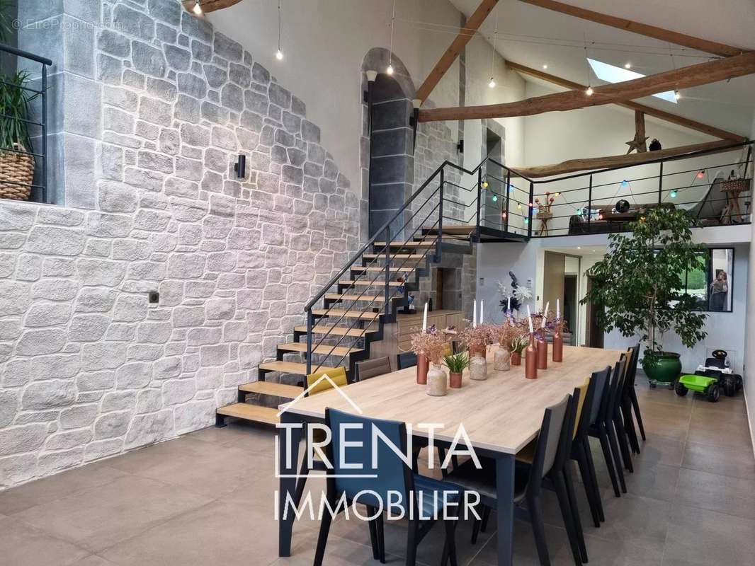 Maison à SAINT-JEAN-DE-MOIRANS