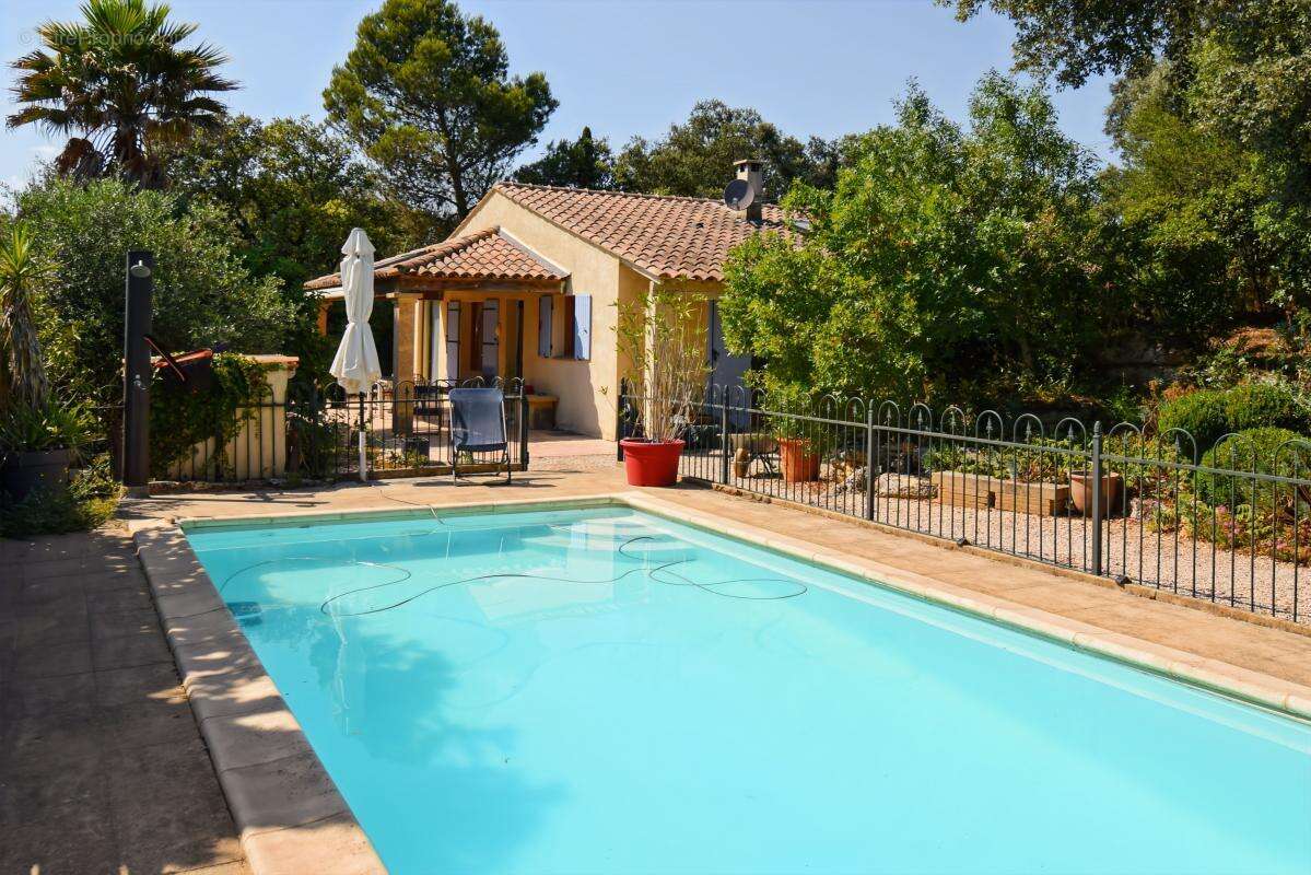 Maison à VERS-PONT-DU-GARD