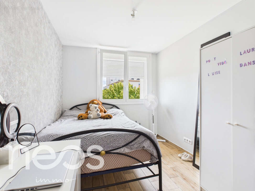 Appartement à CHENOVE