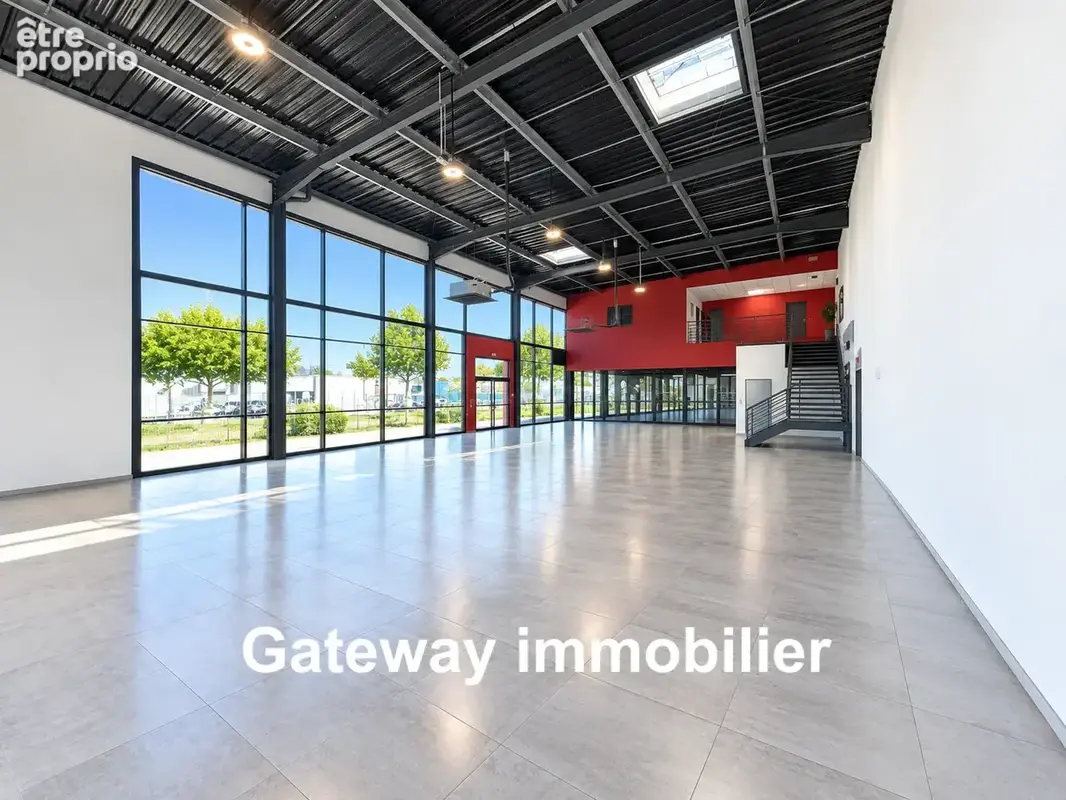 Local professionnel bureaux, entrepôt et showroom  925m2 à gerzat  63360 - photo 5