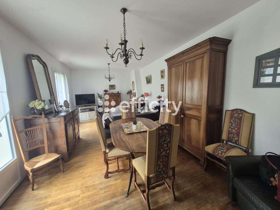 Maison à CHABANAIS