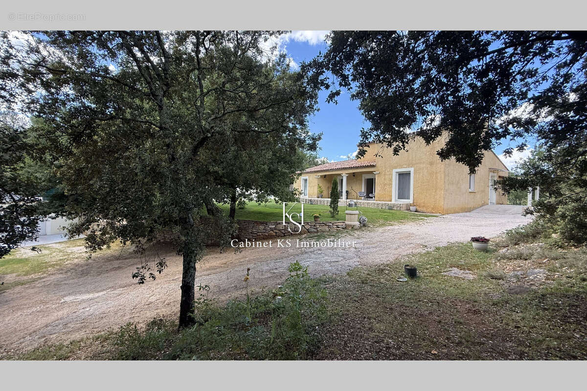 Maison 185 m² à Brue-Auriac  - photo 3