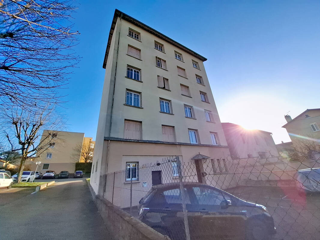 Appartement à SATHONAY-CAMP