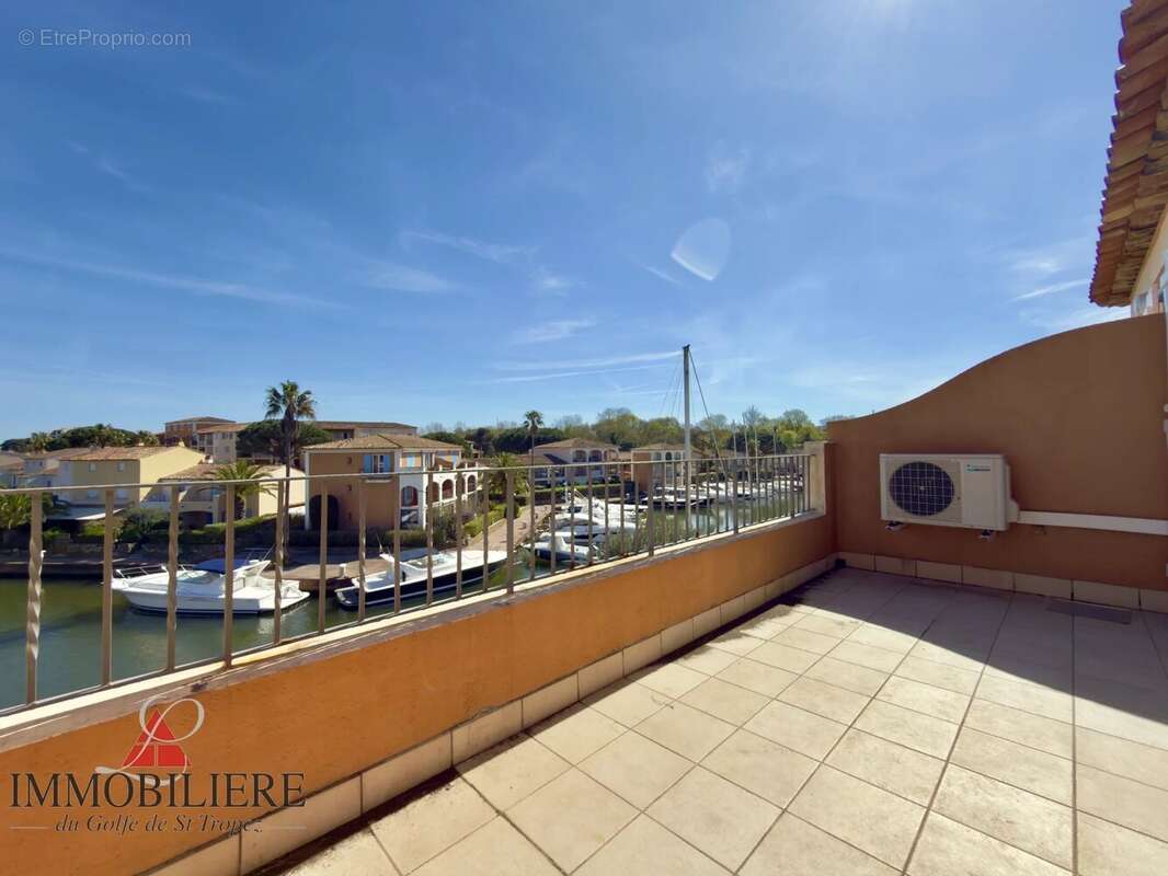 Appartement à COGOLIN