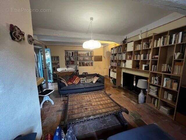 Appartement à MONTPEYROUX