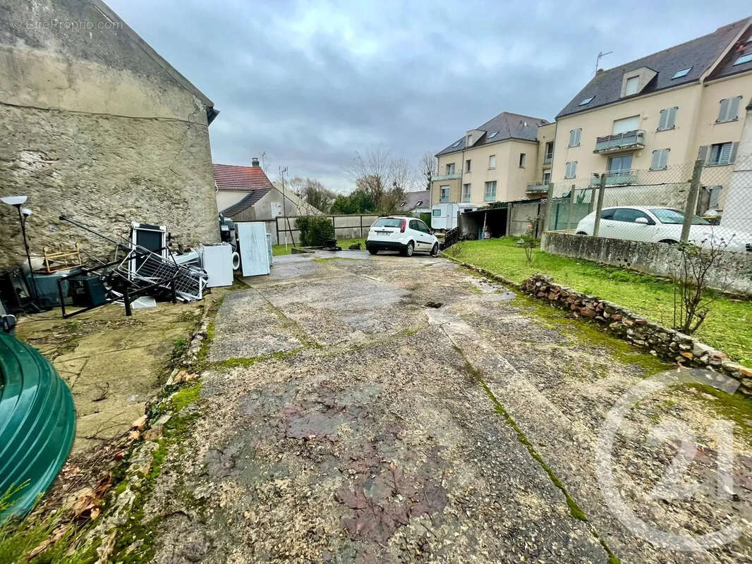 Terrain à MOUSSY-LE-NEUF