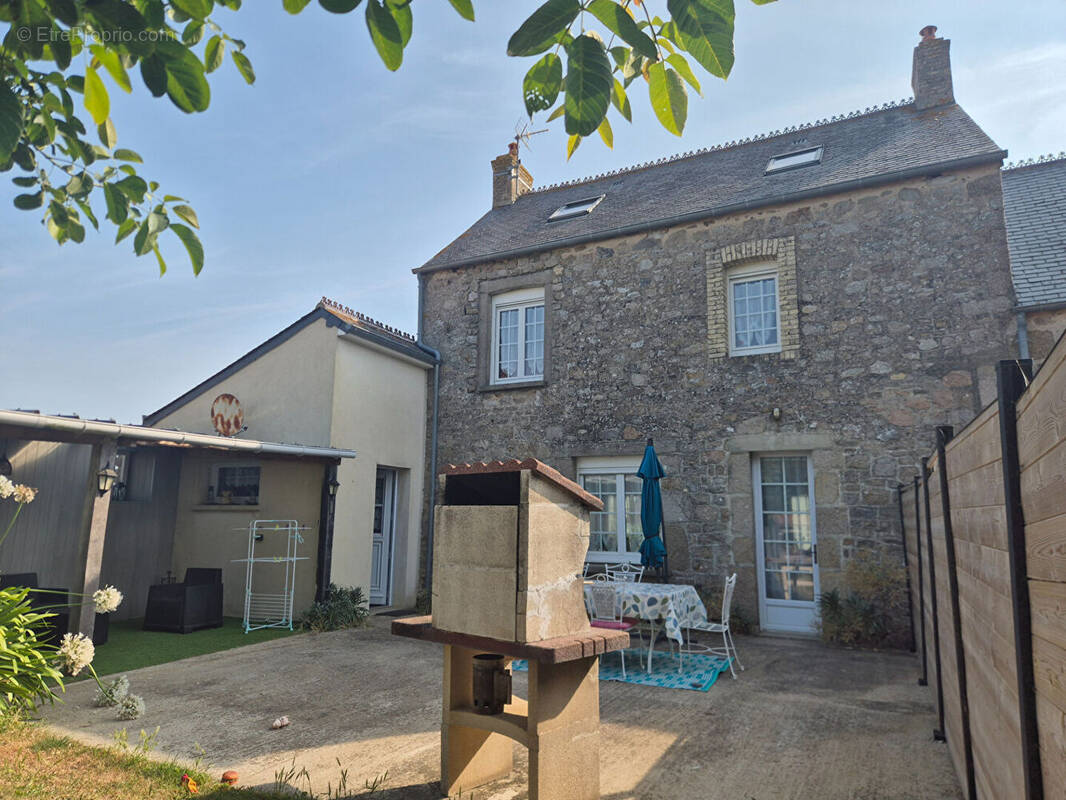 Maison à REVILLE