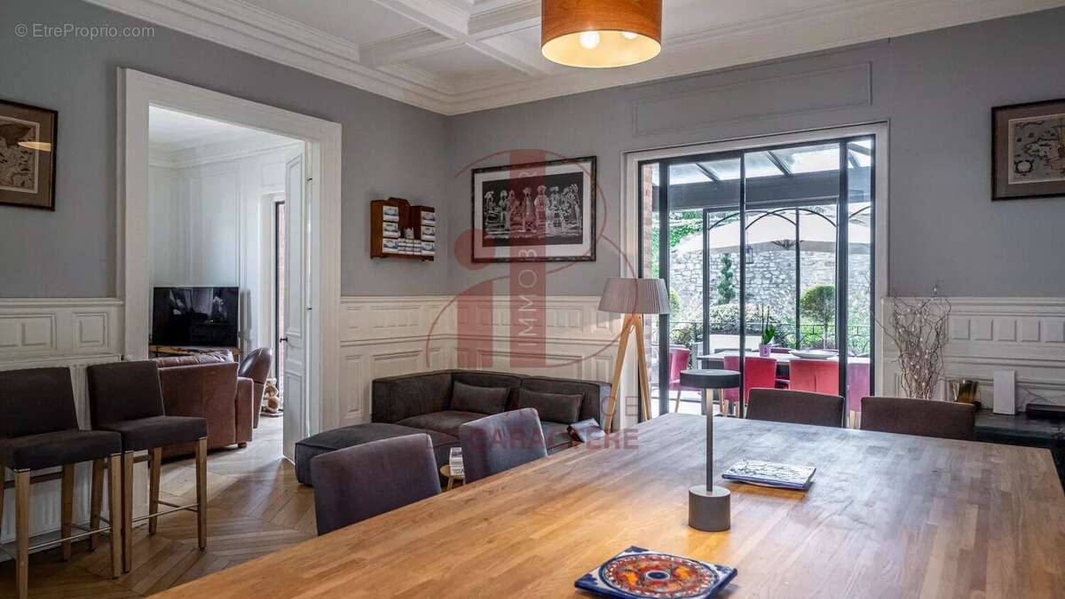 Maison à FONTAINEBLEAU