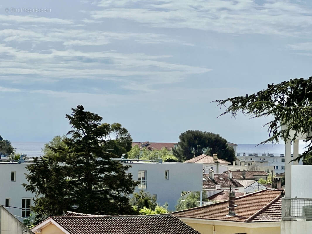 La seyne-sur-mer, mar vivo, t3 traversant avec balcon et petite vue mer - photo 3
