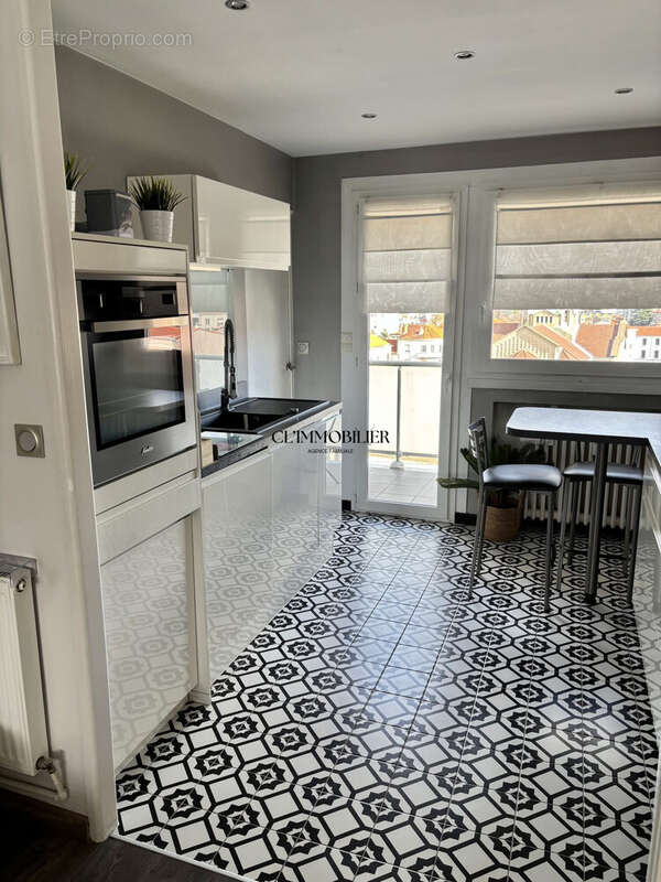 Appartement à SAINT-ETIENNE